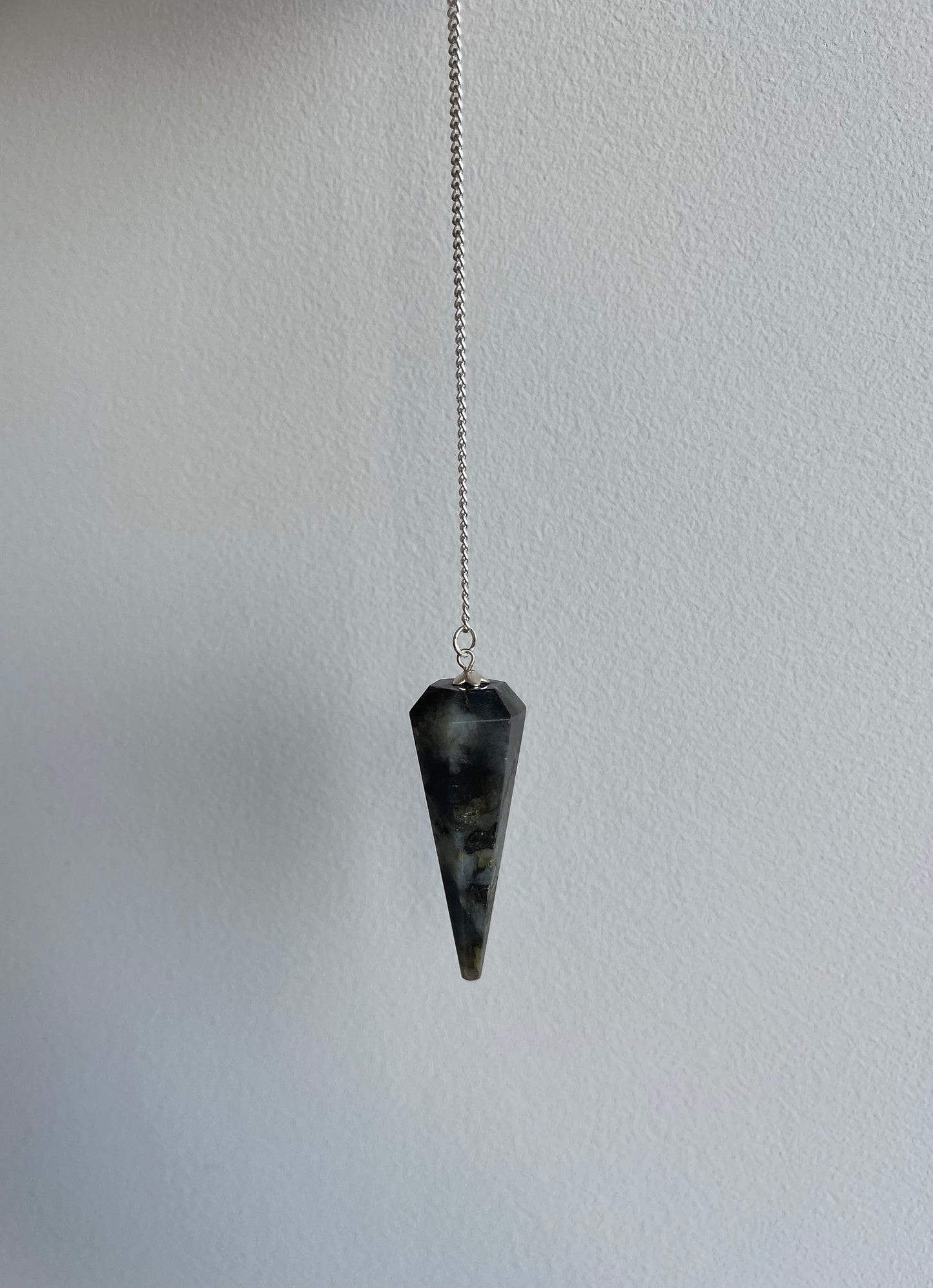 Pendules divinatoires