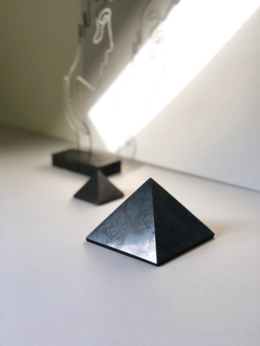 Pyramide Shungite extra - 10cm